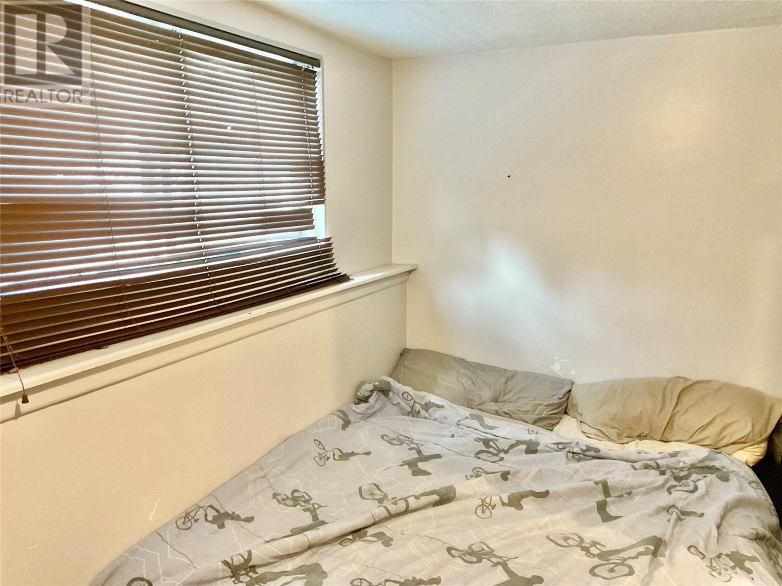 786 Strathmore Avenue, Greenwood