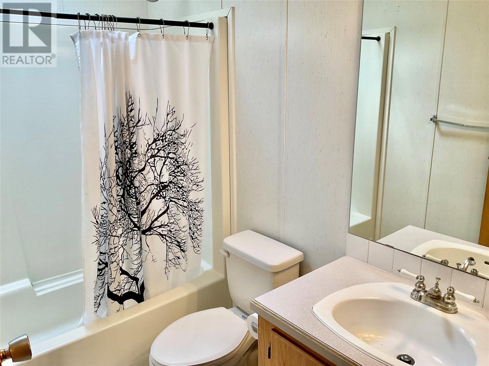 786 Strathmore Avenue, Greenwood