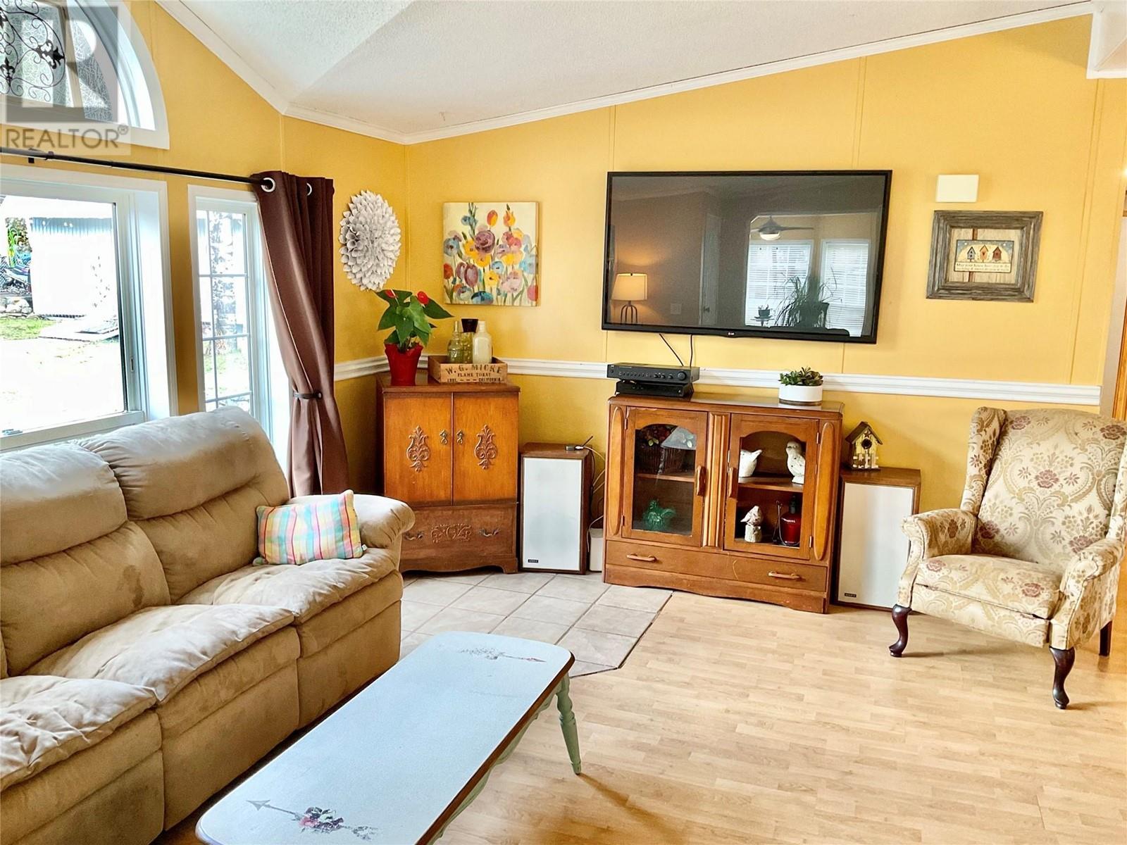 786 Strathmore Avenue, Greenwood