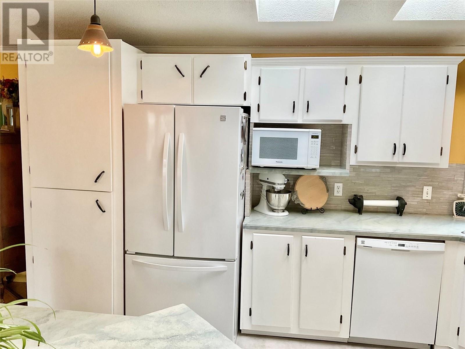 786 Strathmore Avenue, Greenwood