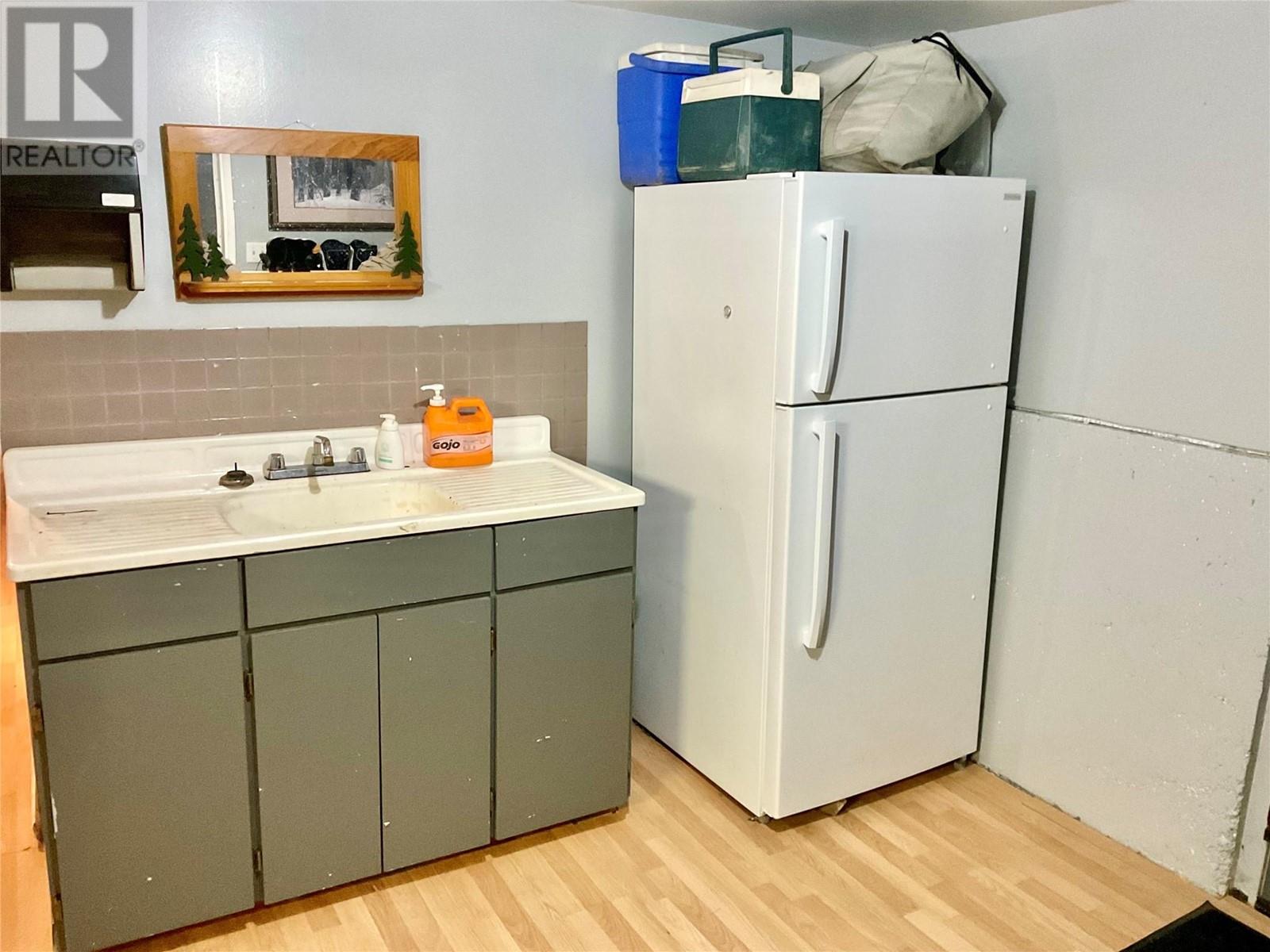 786 Strathmore Avenue, Greenwood