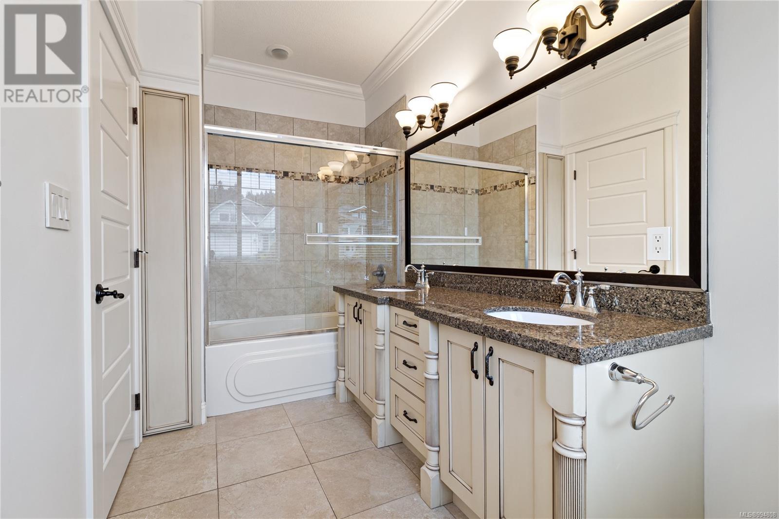 5667 Muggies Way, Nanaimo