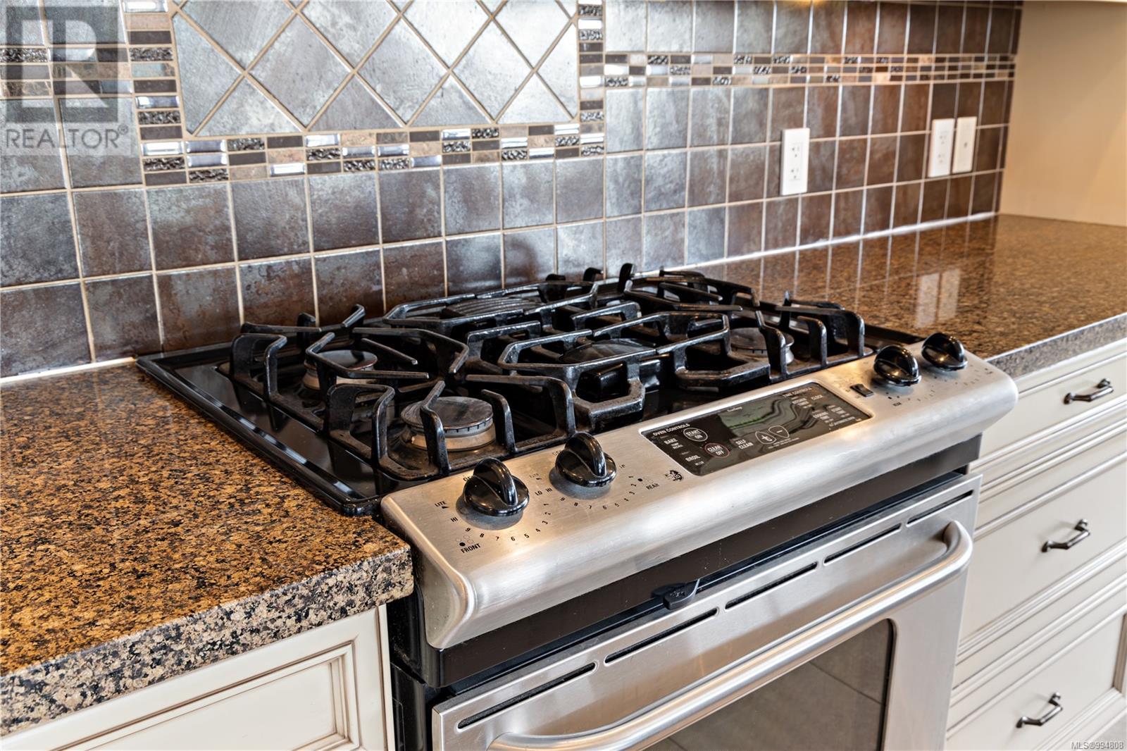 5667 Muggies Way, Nanaimo