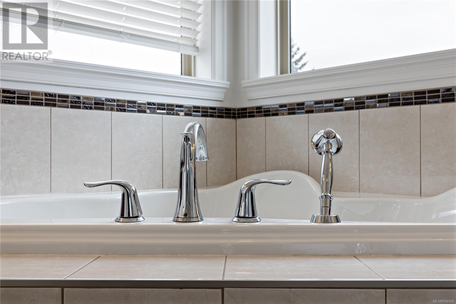 5667 Muggies Way, Nanaimo