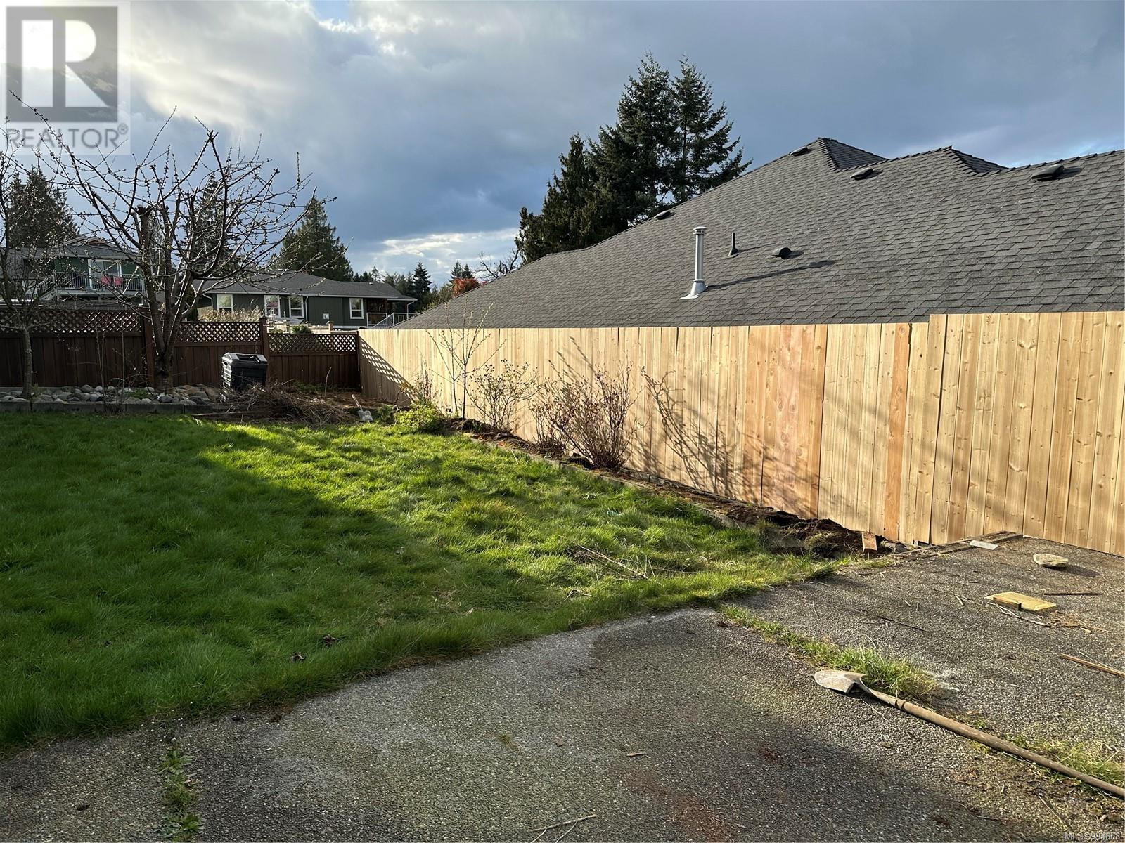 5667 Muggies Way, Nanaimo