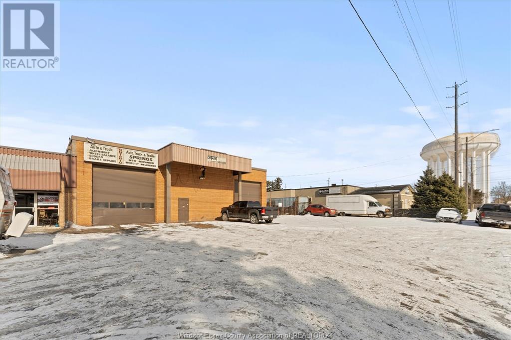 Photo 7 of 910 Hanna Street East, Windsor ON