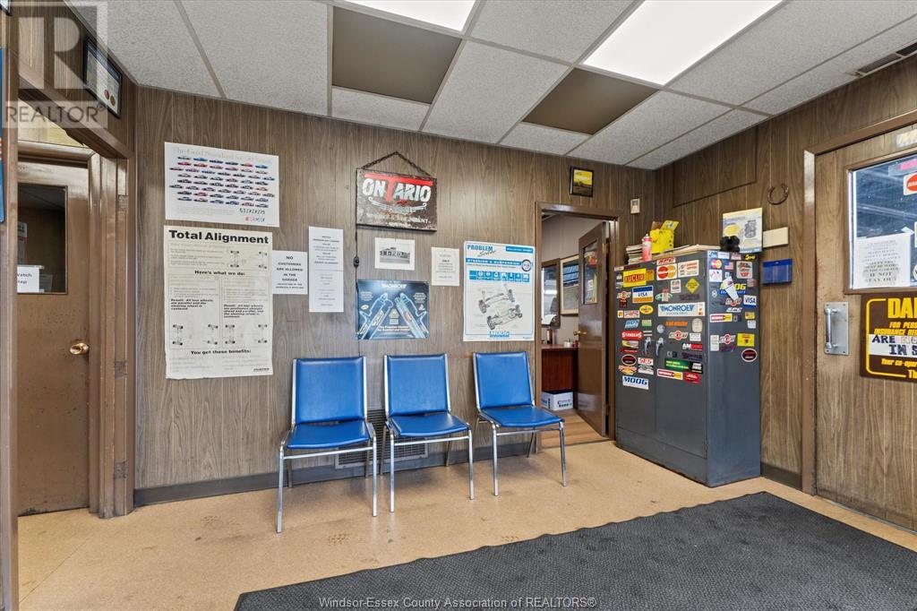 Photo 12 of 910 Hanna Street East, Windsor ON