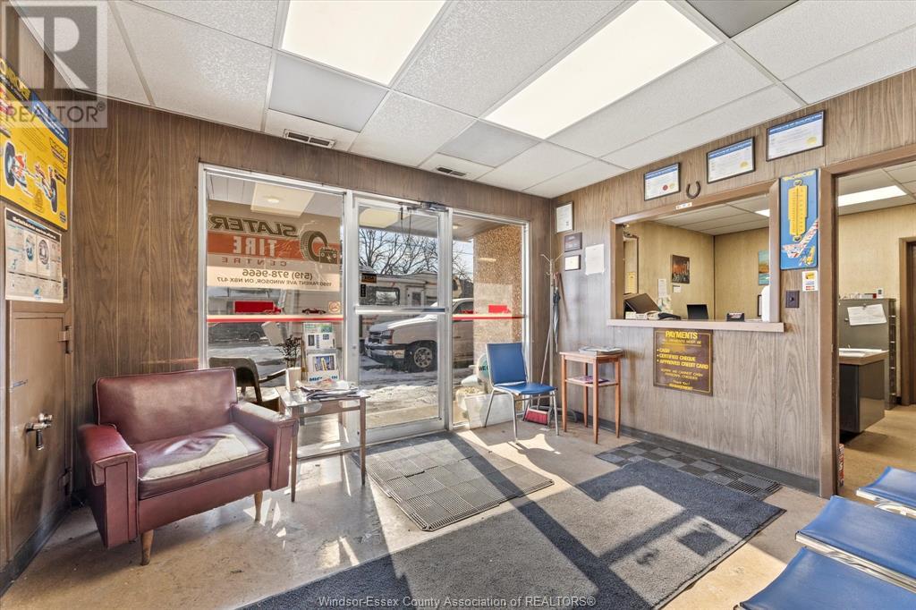 Photo 15 of 910 Hanna Street East, Windsor ON