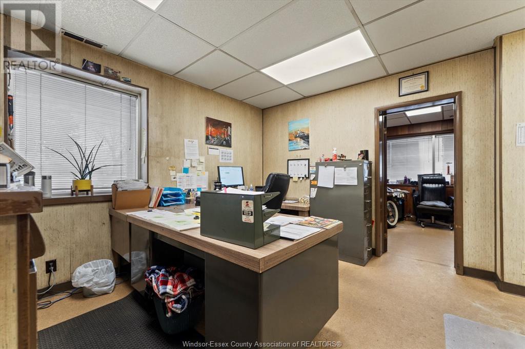 Photo 18 of 910 Hanna Street East, Windsor ON