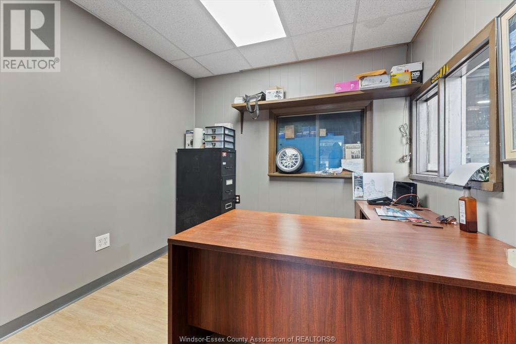 Photo 21 of 910 Hanna Street East, Windsor ON