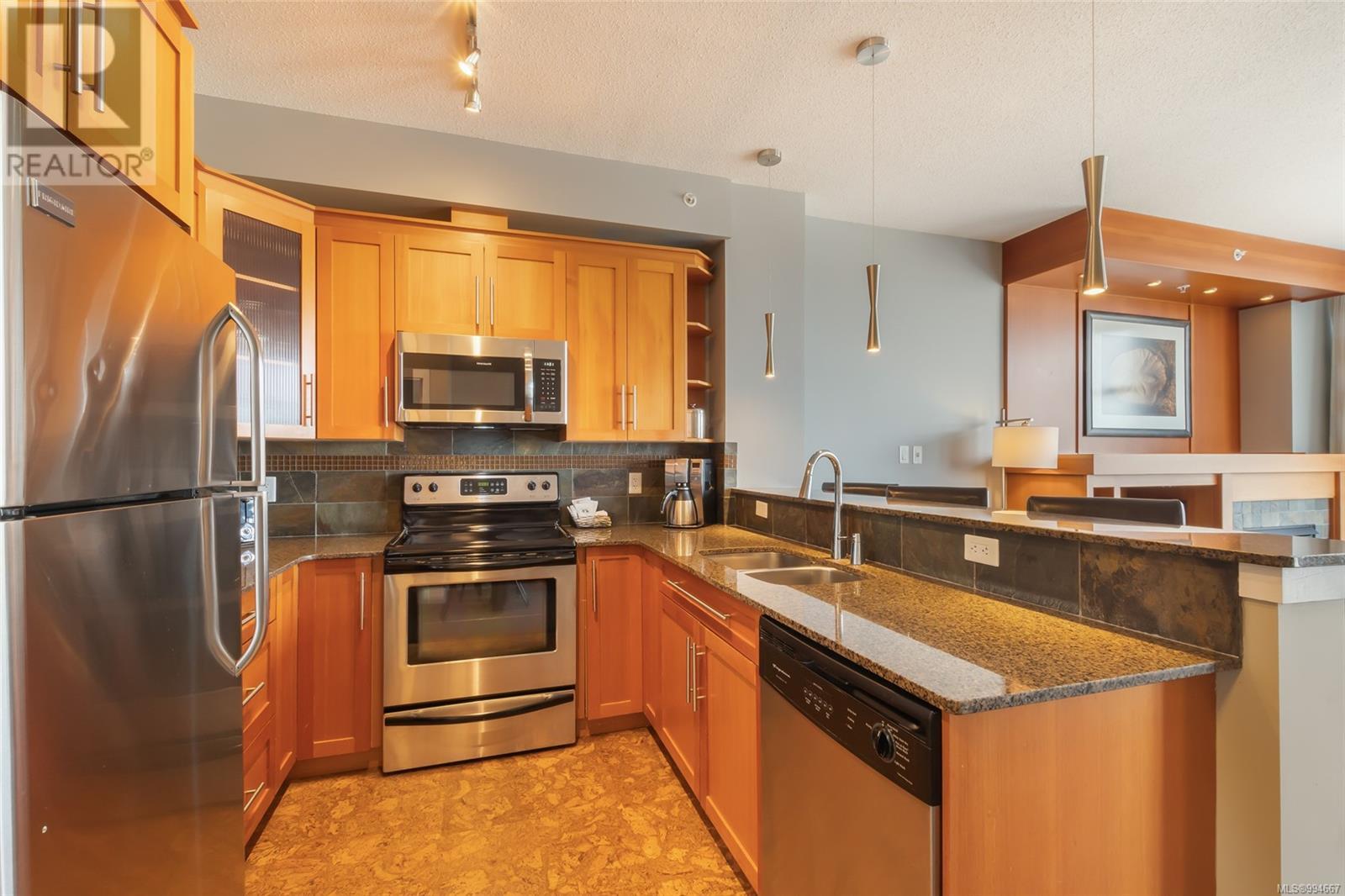 703/704A 181 Beachside Dr, Parksville real estate listing 994667