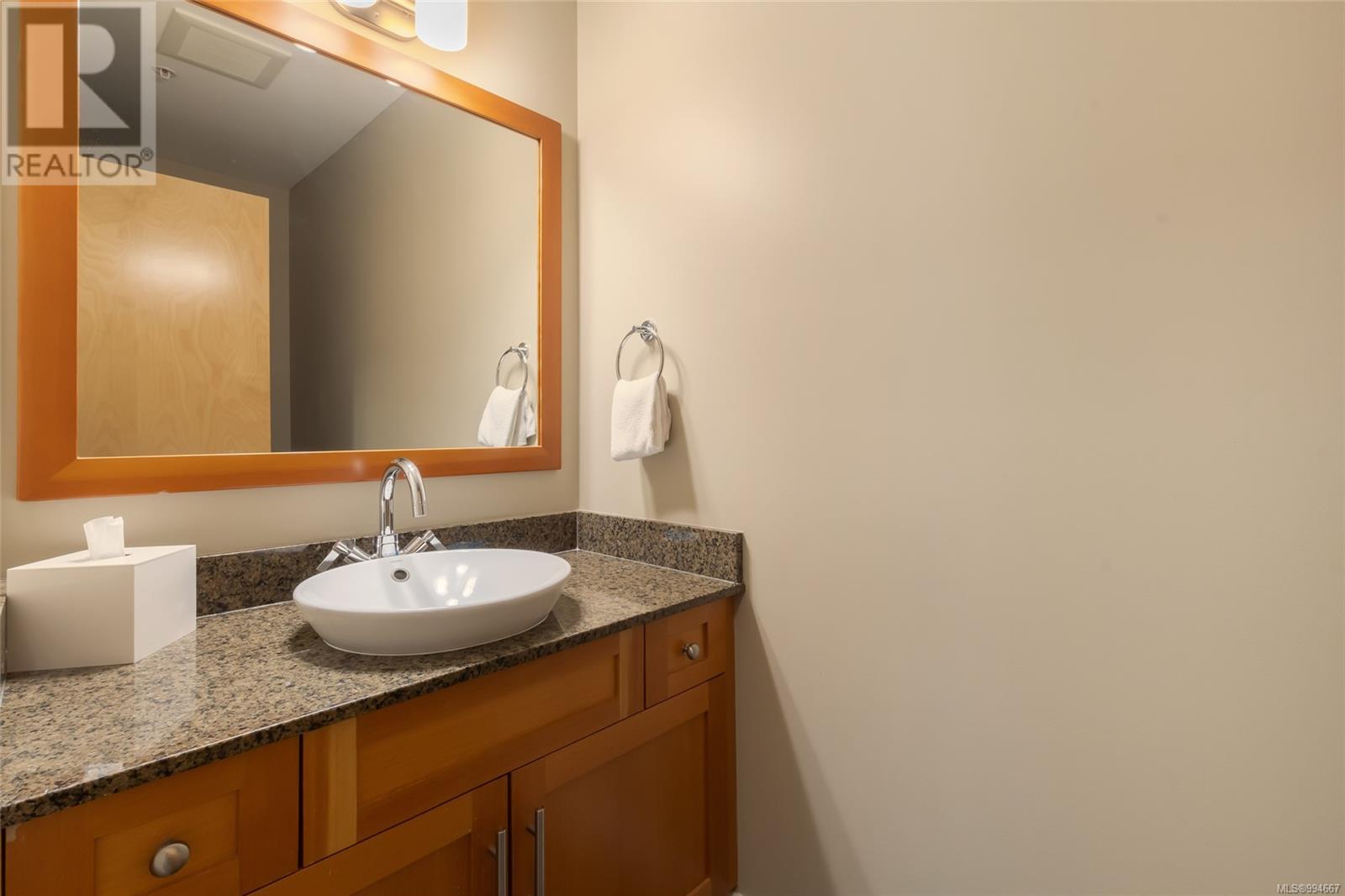 703/704A 181 Beachside Dr, Parksville real estate listing 994667
