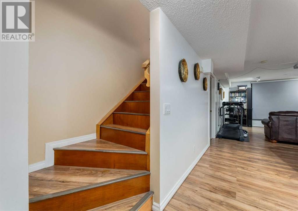 Single Family House for Sale in  Evergreen Drive SW Evergreen Calgary 