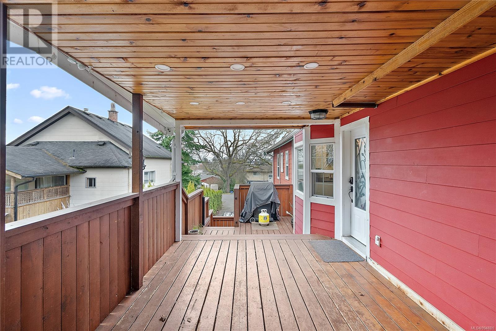 679 Grenville Ave, Esquimalt