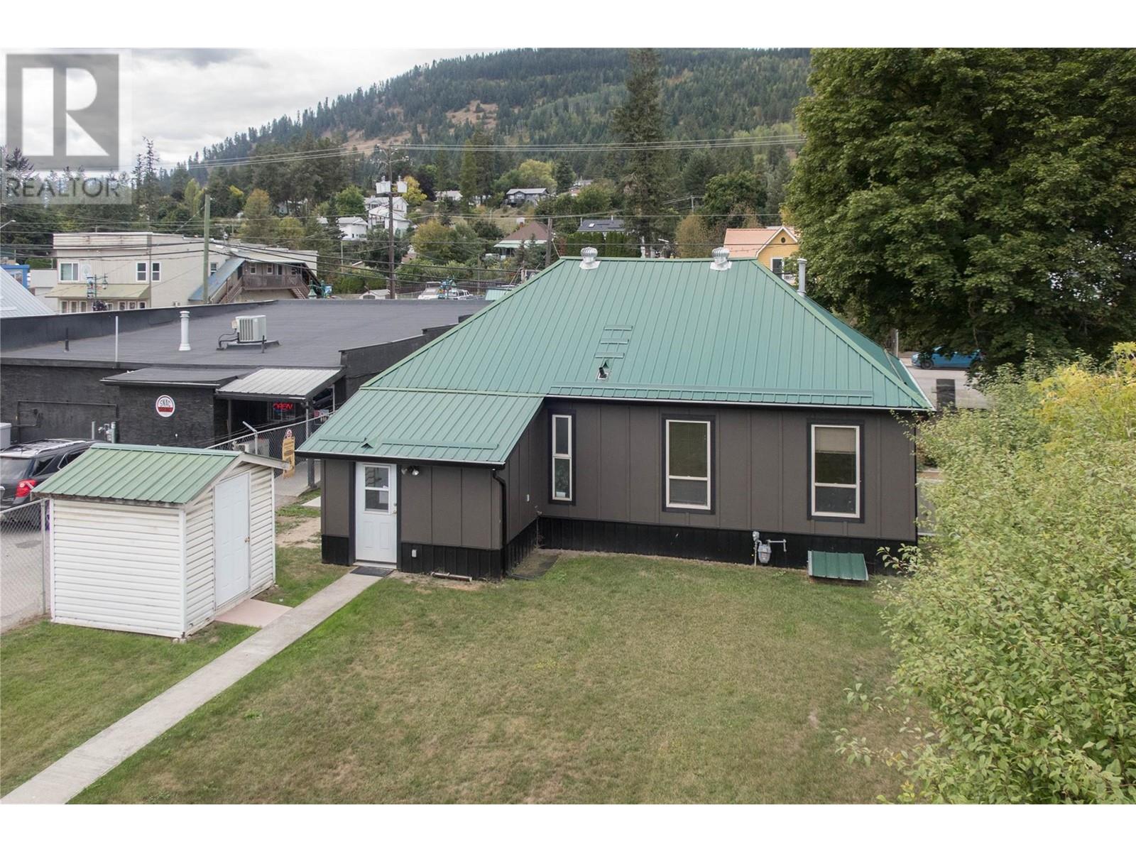 2143 Shuswap Avenue, Lumby