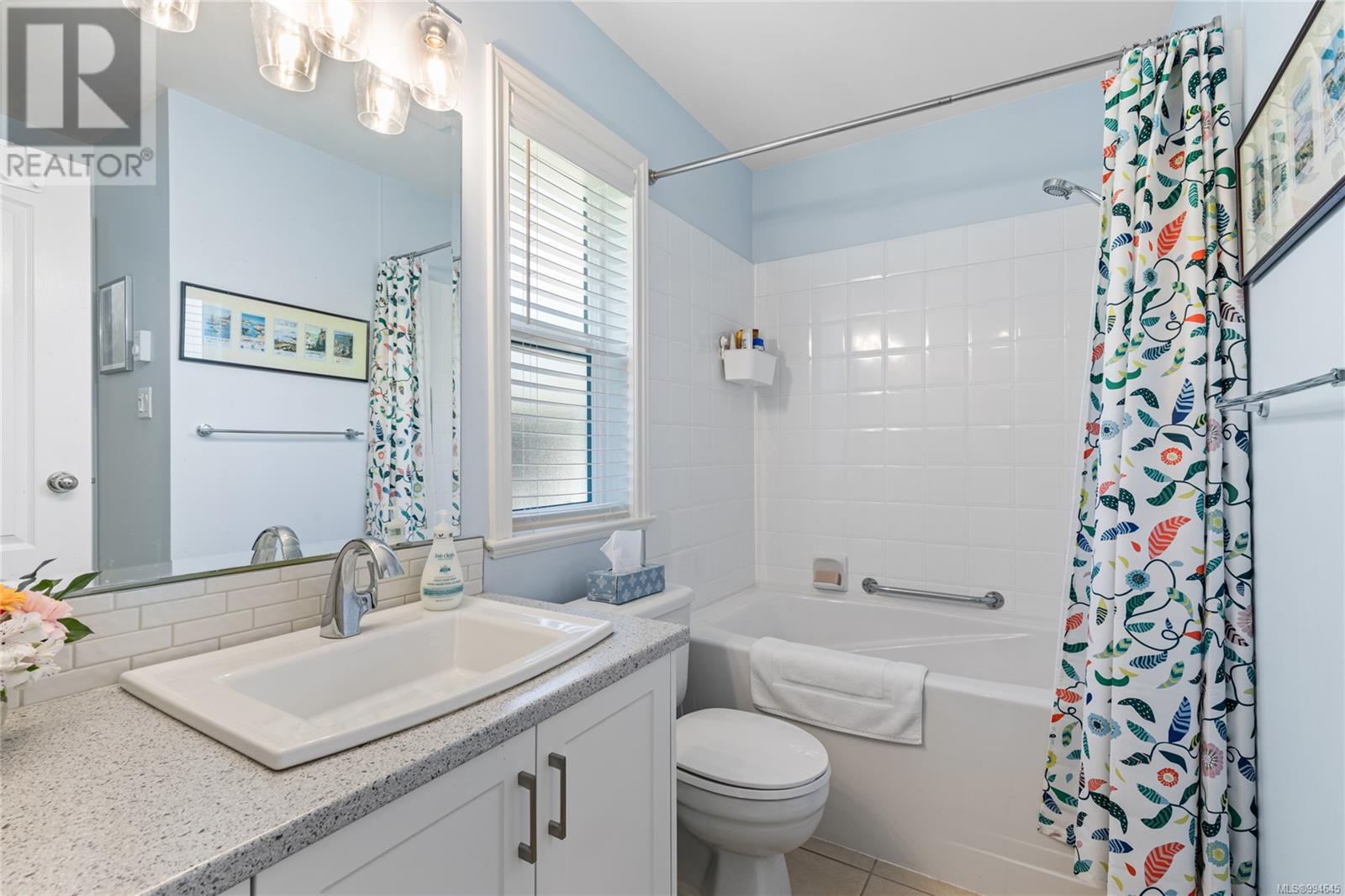 8 810 Chestnut St, Qualicum Beach