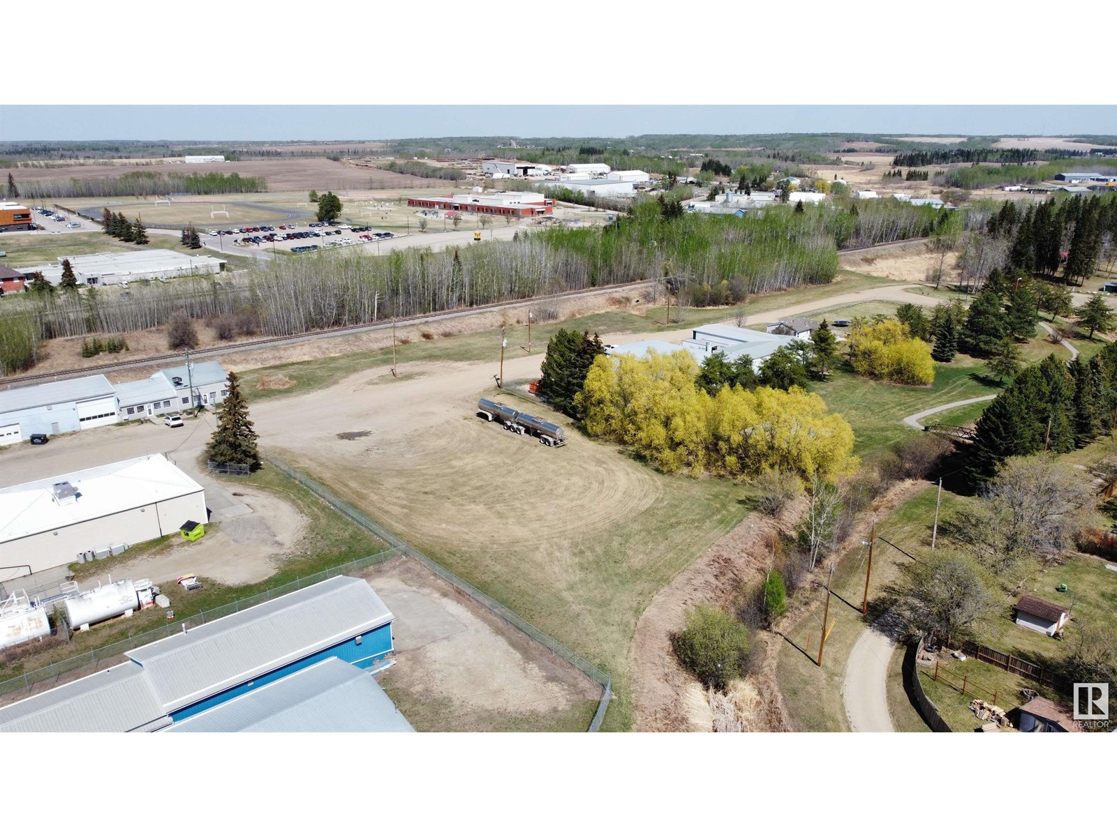 Photo 10 of 4719 50 Av, Onoway AB