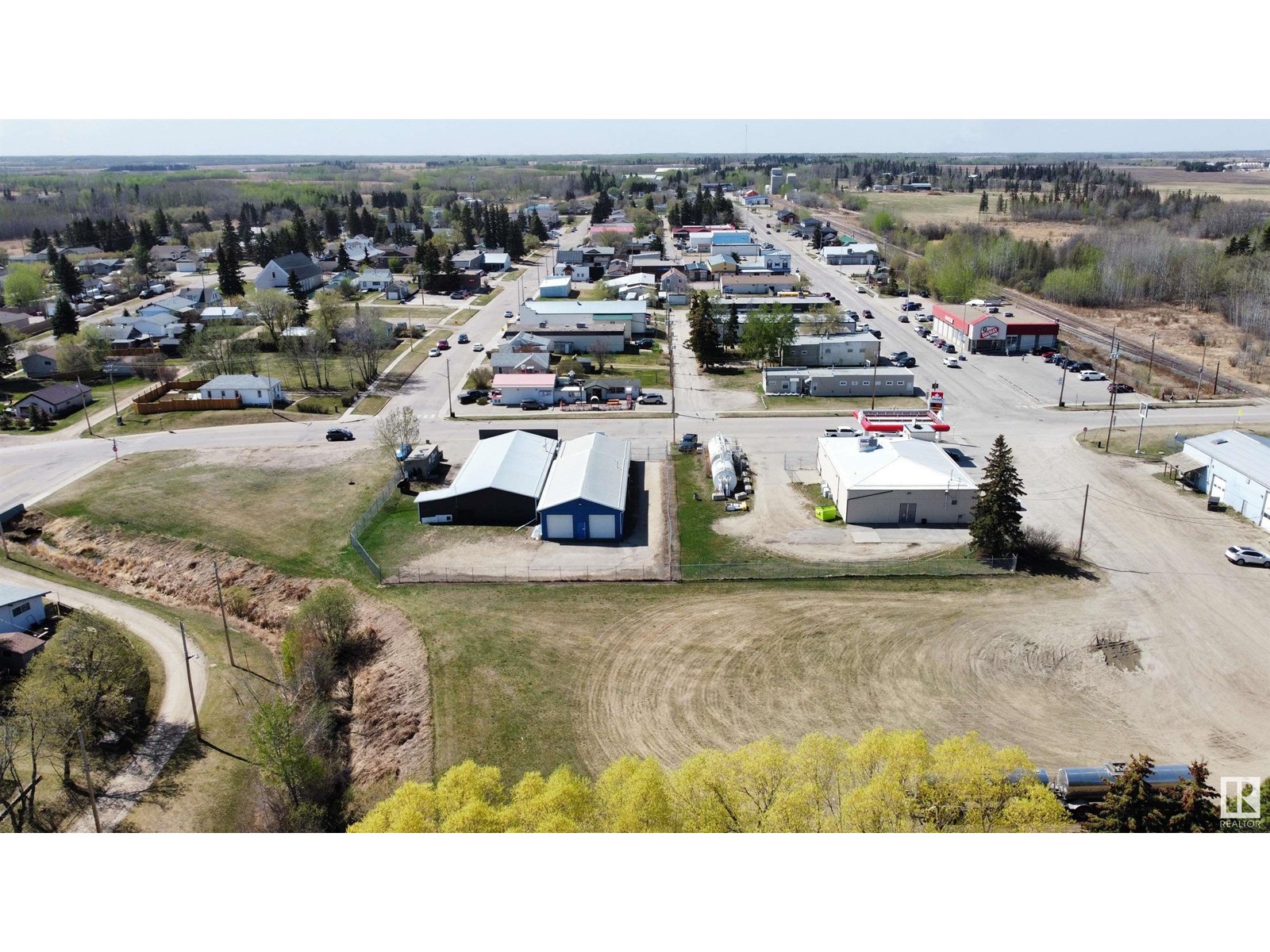Photo 8 of 4719 50 Av, Onoway AB