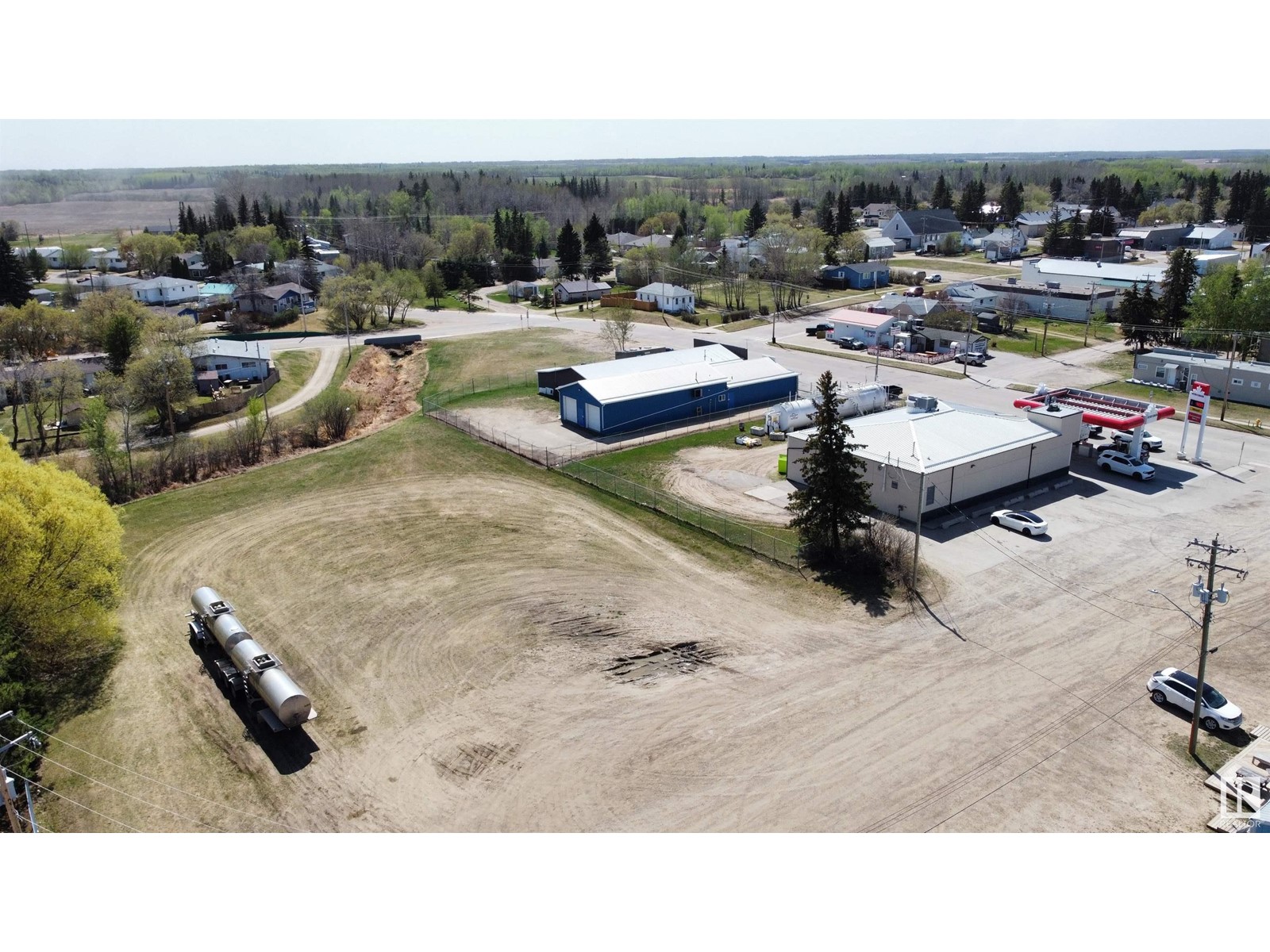 Photo 5 of 4719 50 Av, Onoway AB
