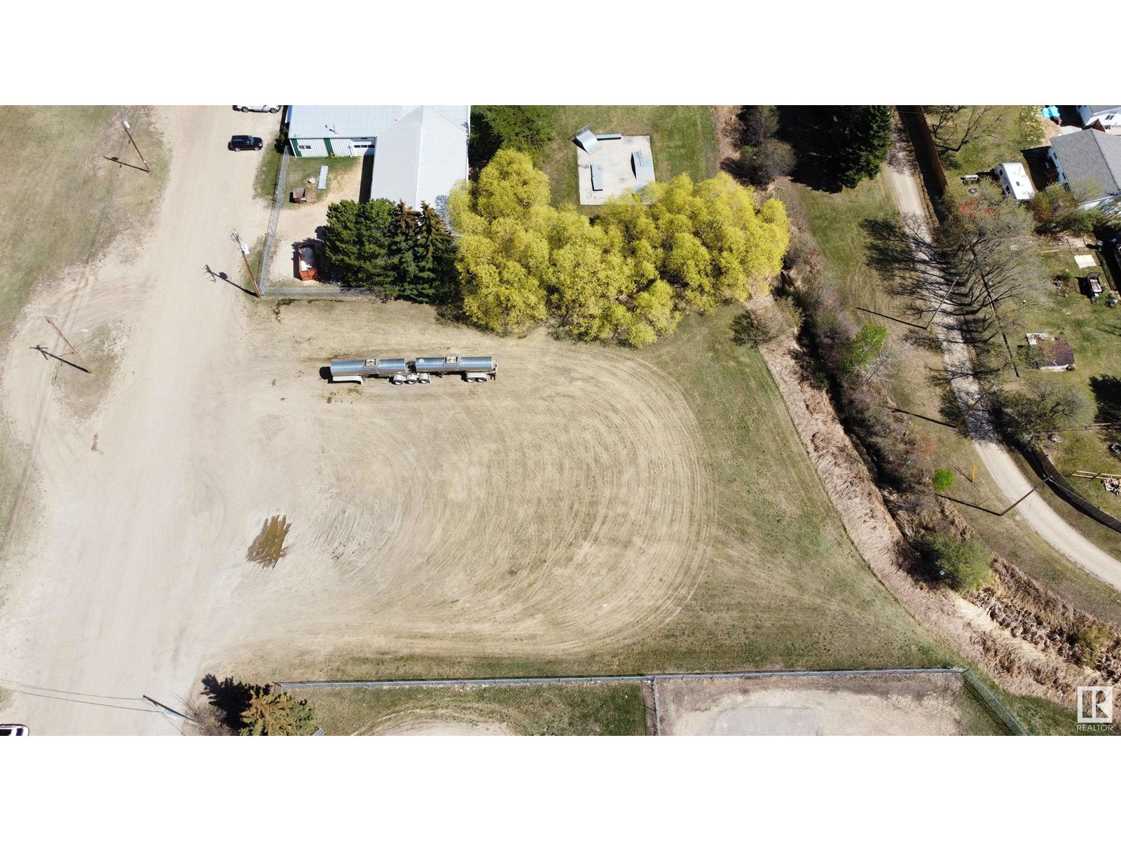 Photo 11 of 4719 50 Av, Onoway AB