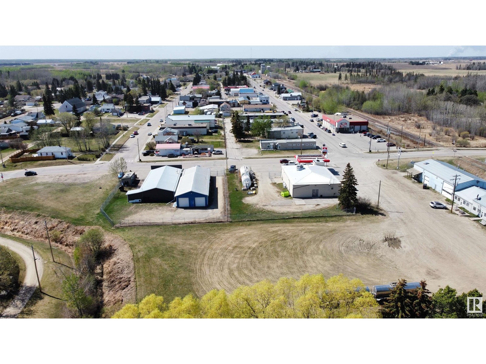 Photo 7 of 4719 50 Av, Onoway AB