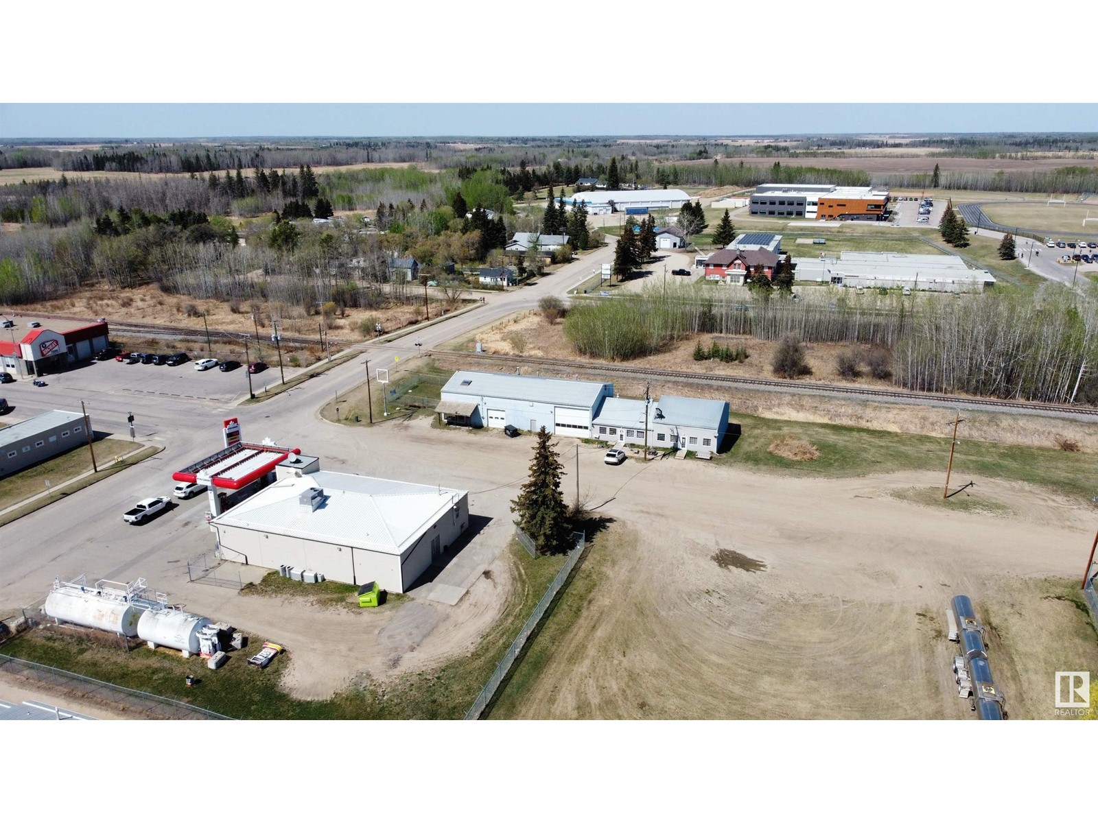 Photo 9 of 4719 50 Av, Onoway AB