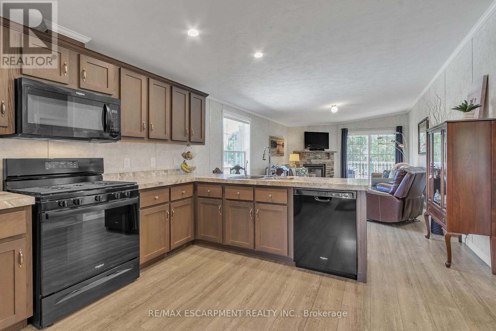 Photo 1 of 70 Park Lane, Hamilton ON