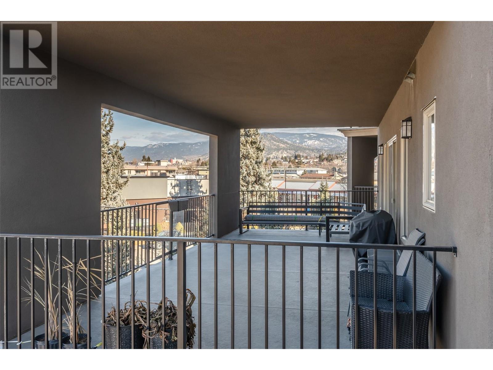 202 250 WATERFORD Avenue, Penticton