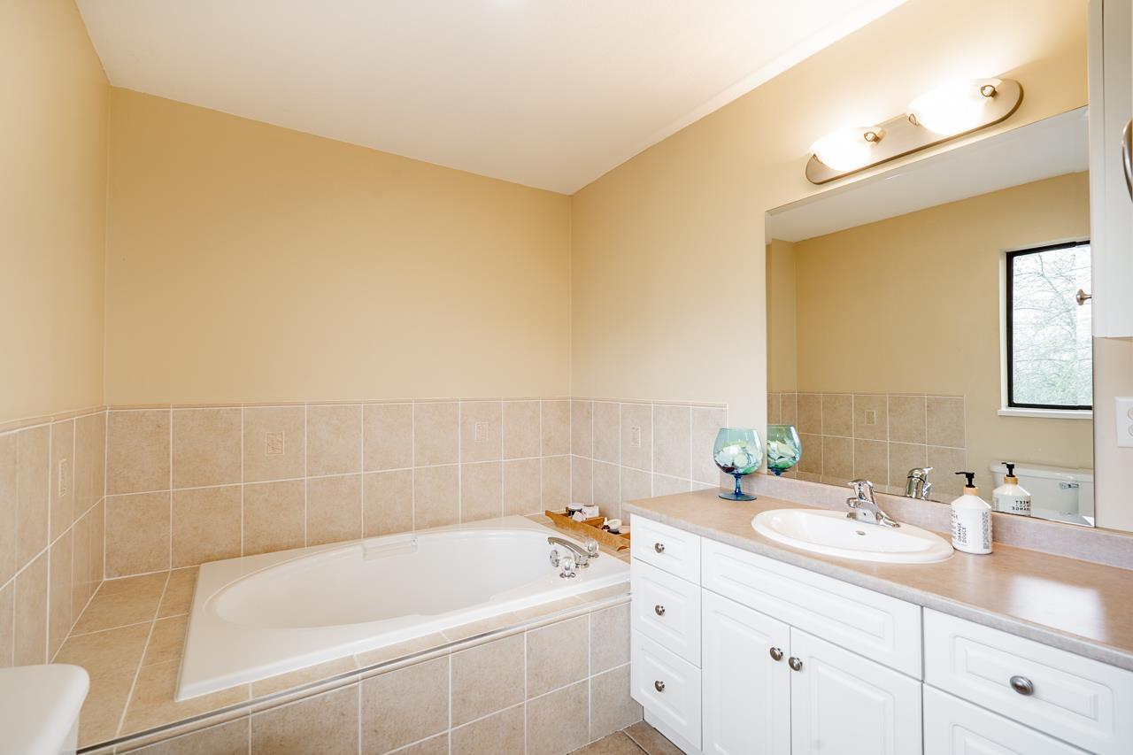 Photo 19 of 40575 No 4 Road, Abbotsford BC