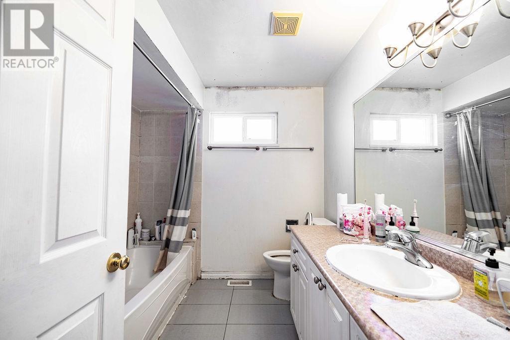Photo 6 of 10280 Amethyst Avenue, Richmond BC