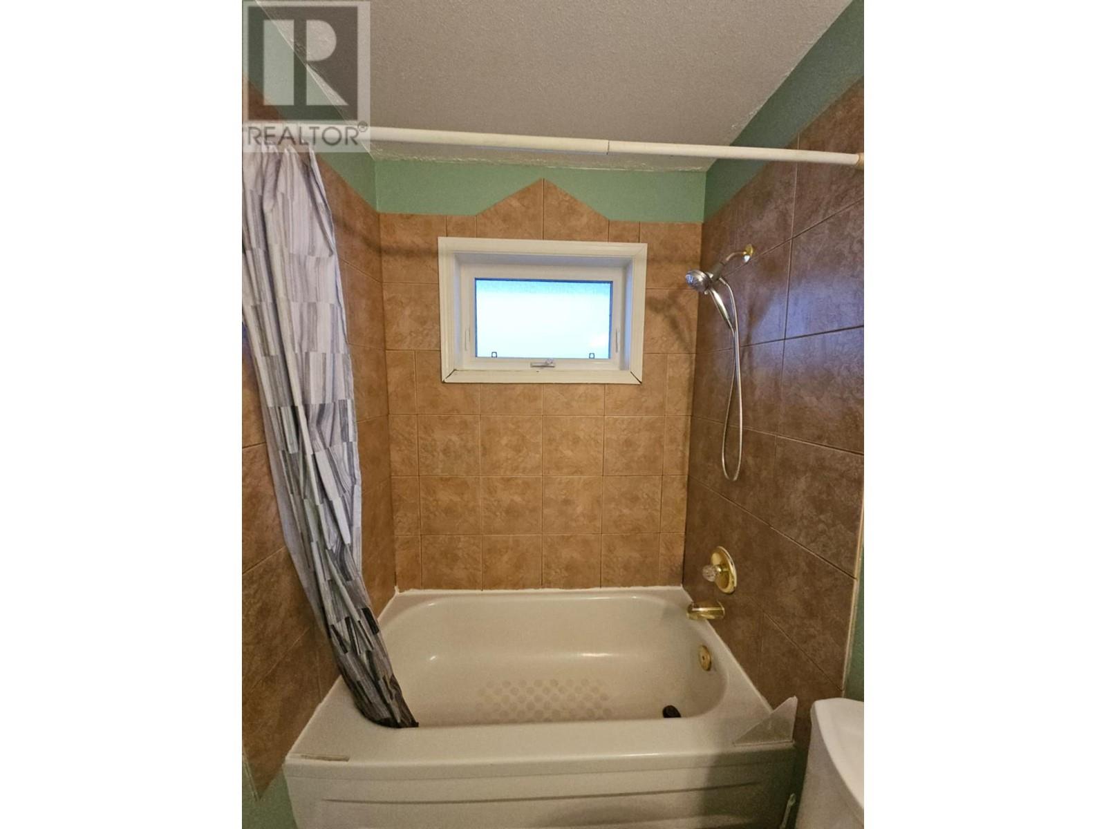 5301 44A Avenue NW, Chetwynd