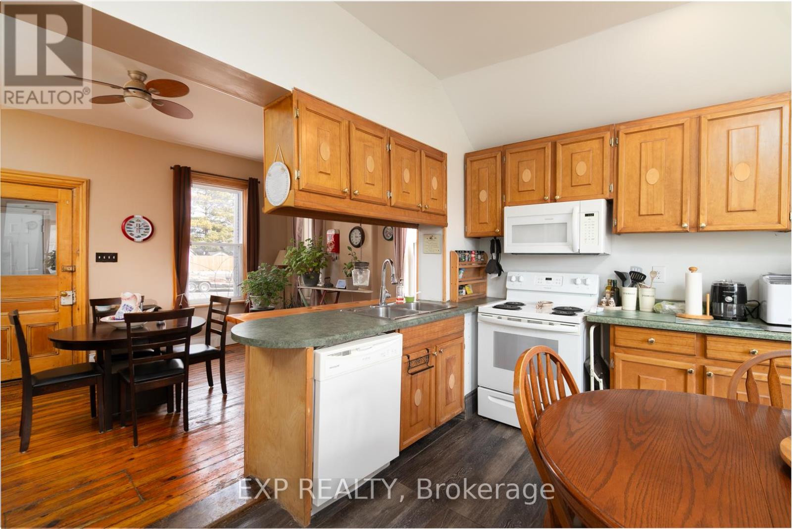 Photo 8 of 123 Green Street, Deseronto ON