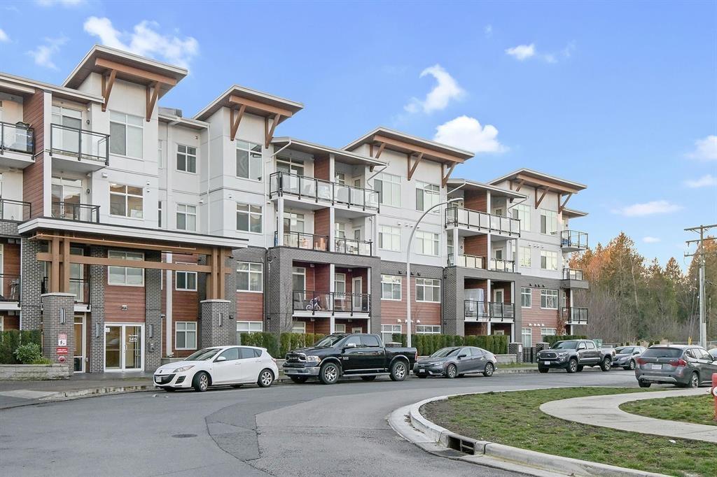 Photo 2 of 320 5415 Brydon Crescent, Langley BC