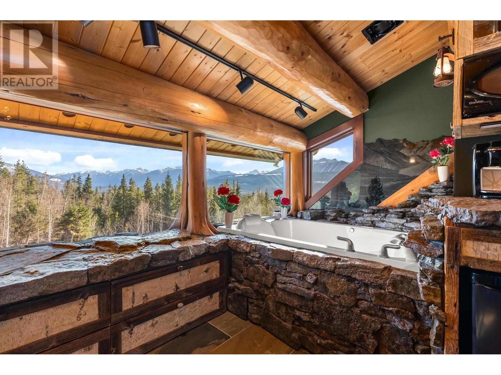 2119 HILLSIDE DRIVE, Valemount