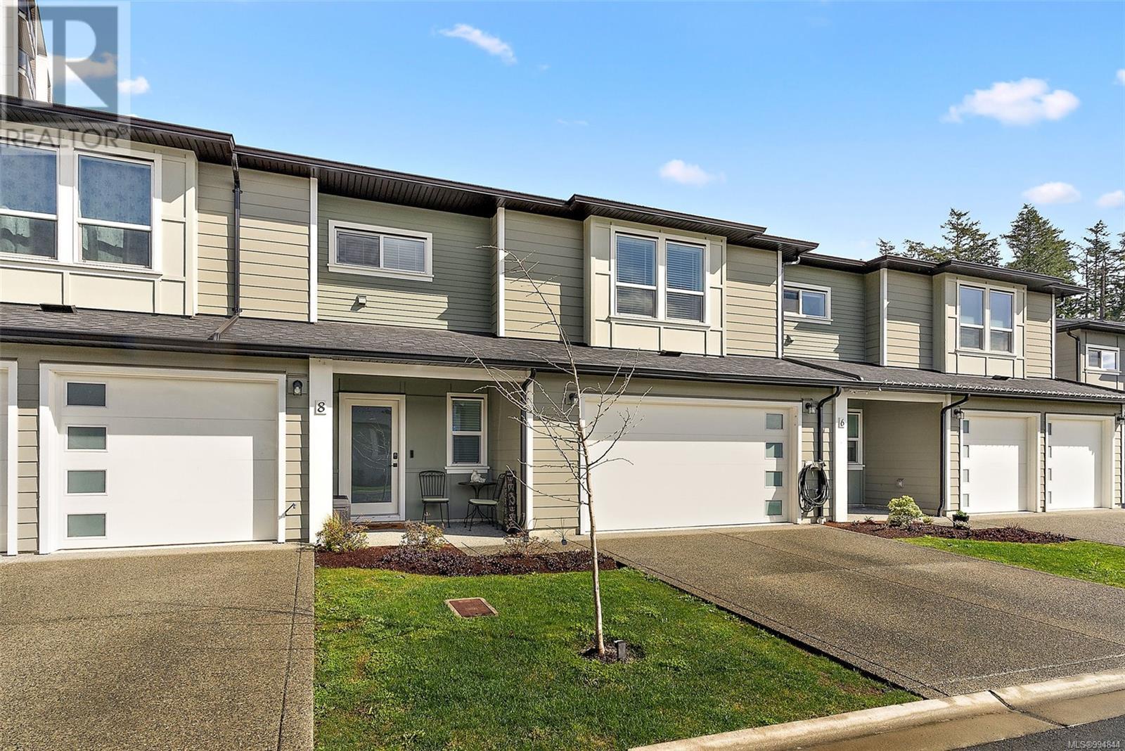 8 West Park Pl, View Royal
