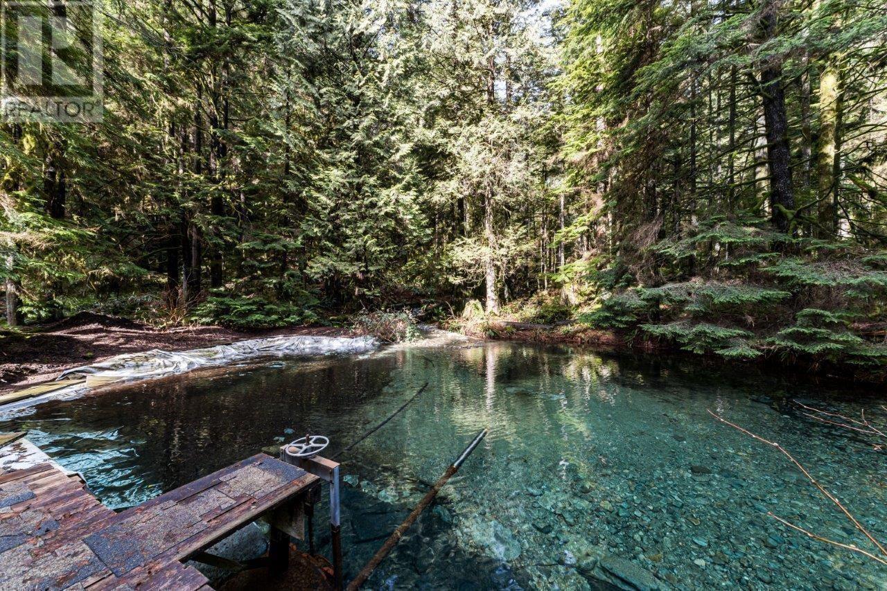 6 BRIGHTON BEACH, North Vancouver