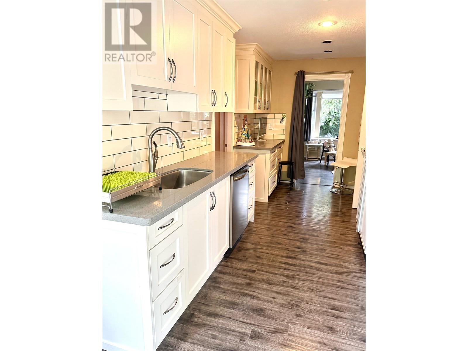 Photo 13 of 10800 Rochdale Drive, Richmond BC
