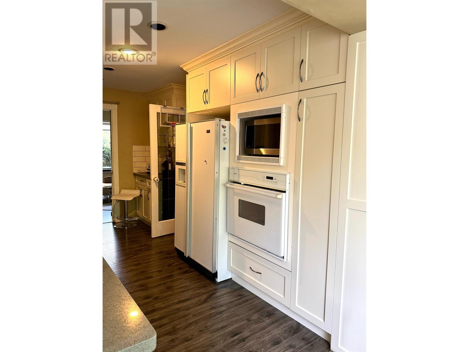 Photo 14 of 10800 Rochdale Drive, Richmond BC