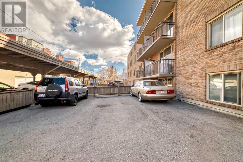 Single Family House for Sale in   Memorial Drive NW Hillhurst Calgary 
