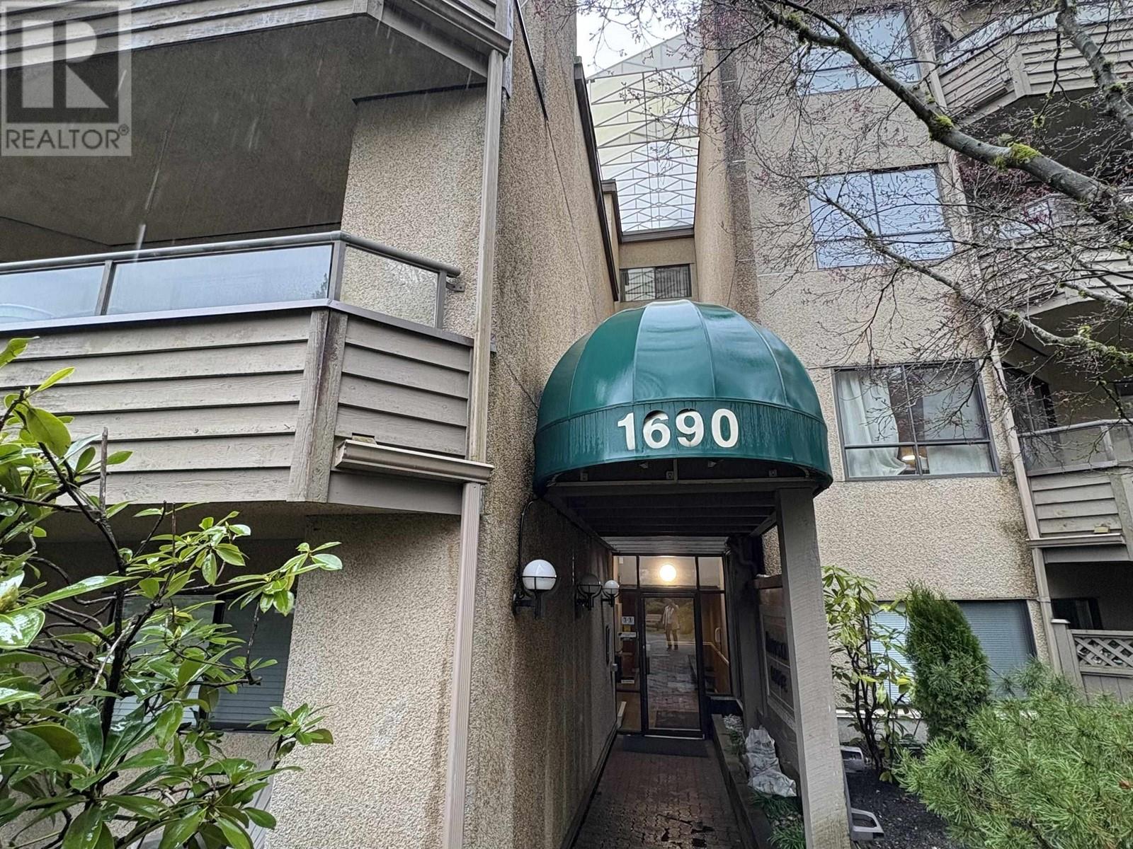 Photo 2 of 110 1690 Augusta Avenue, Burnaby BC