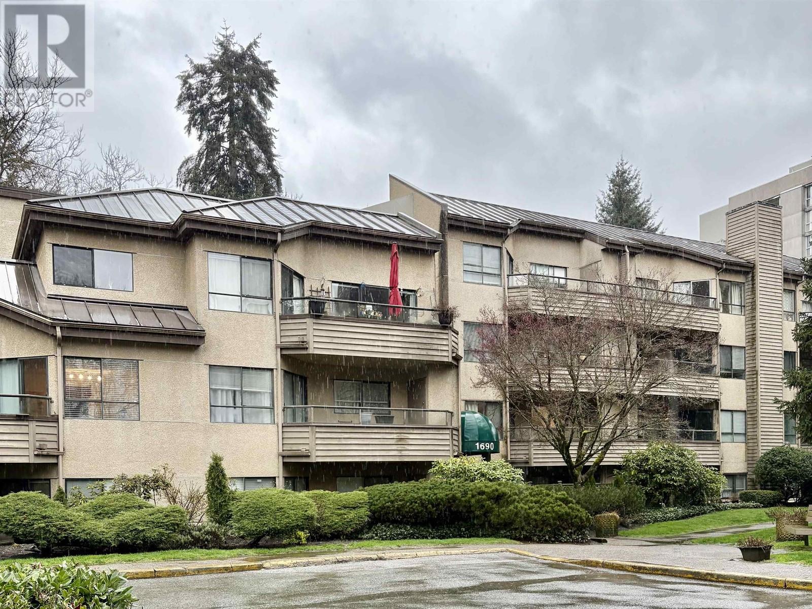 Photo 1 of 110 1690 Augusta Avenue, Burnaby BC