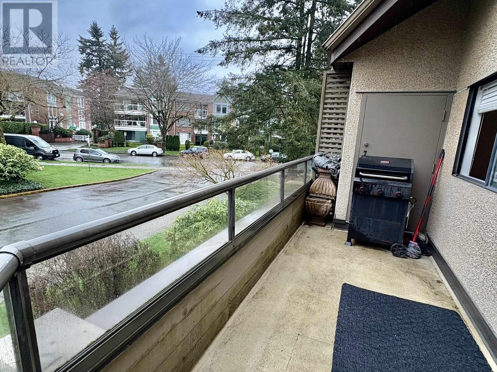 Photo 13 of 110 1690 Augusta Avenue, Burnaby BC