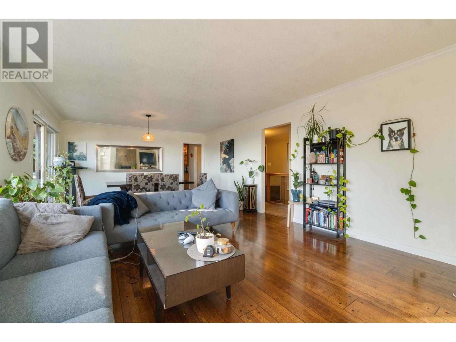 5189 MADEIRA COURT, North Vancouver
