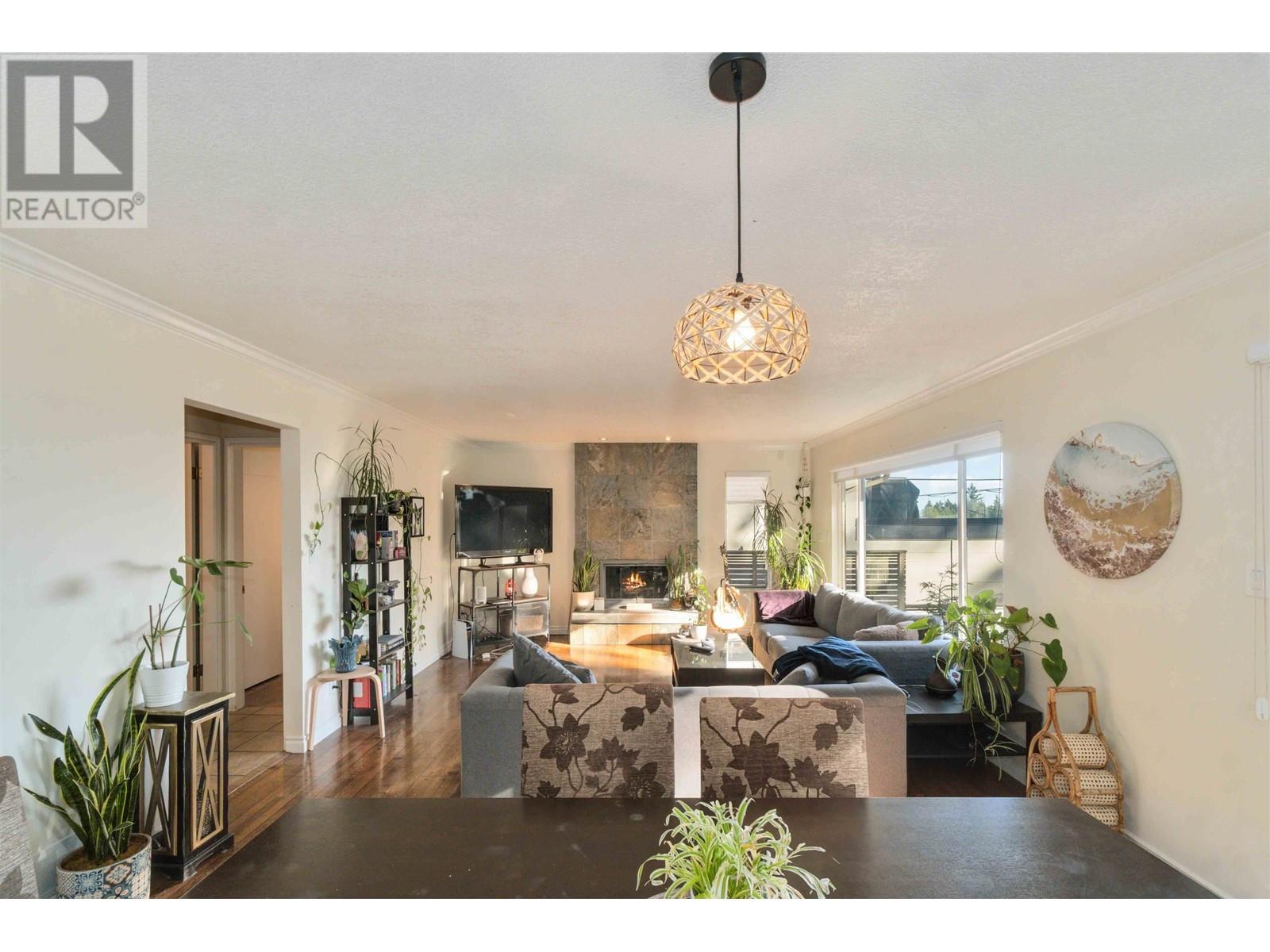 5189 MADEIRA COURT, North Vancouver