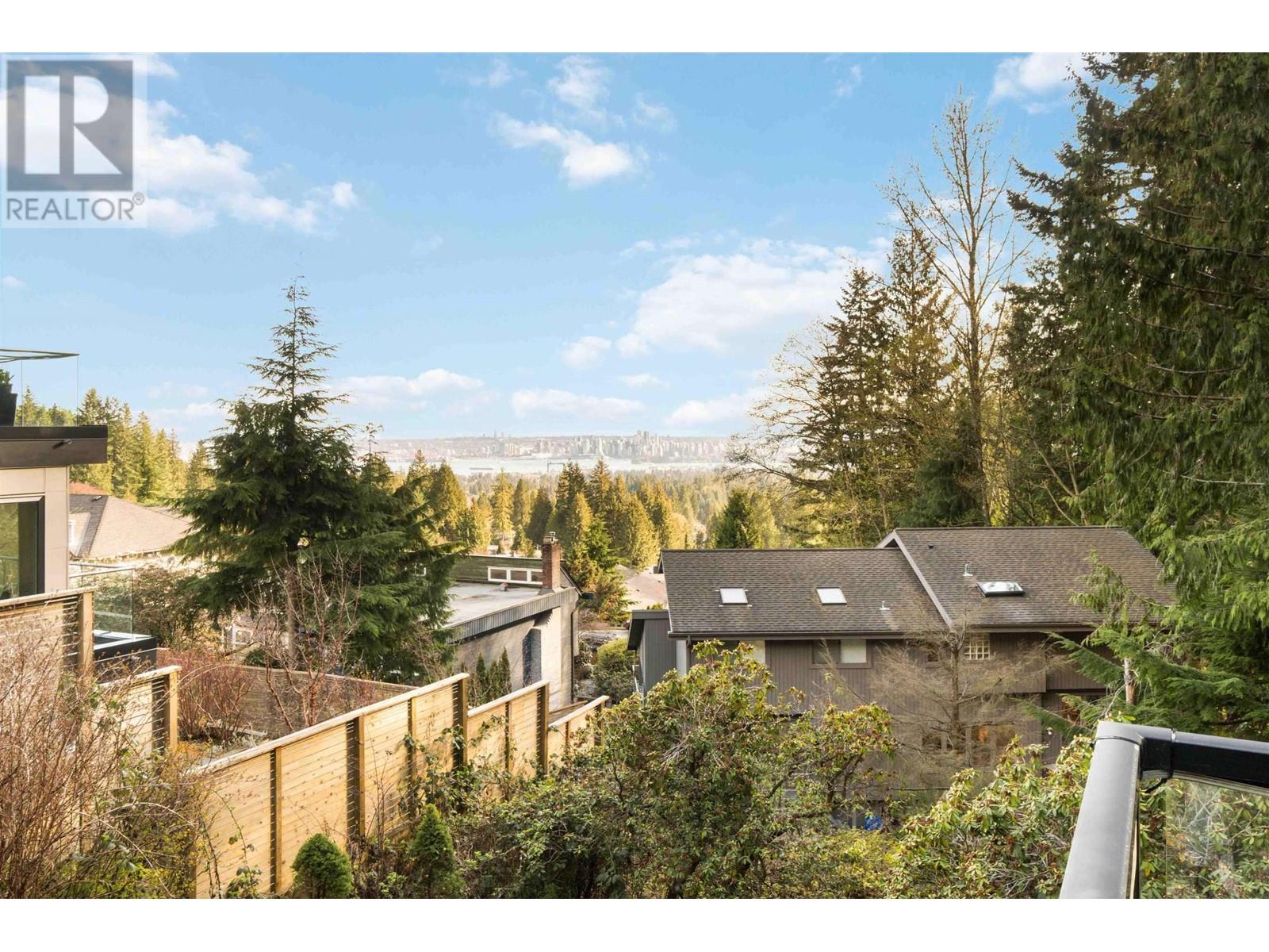 5189 MADEIRA COURT, North Vancouver
