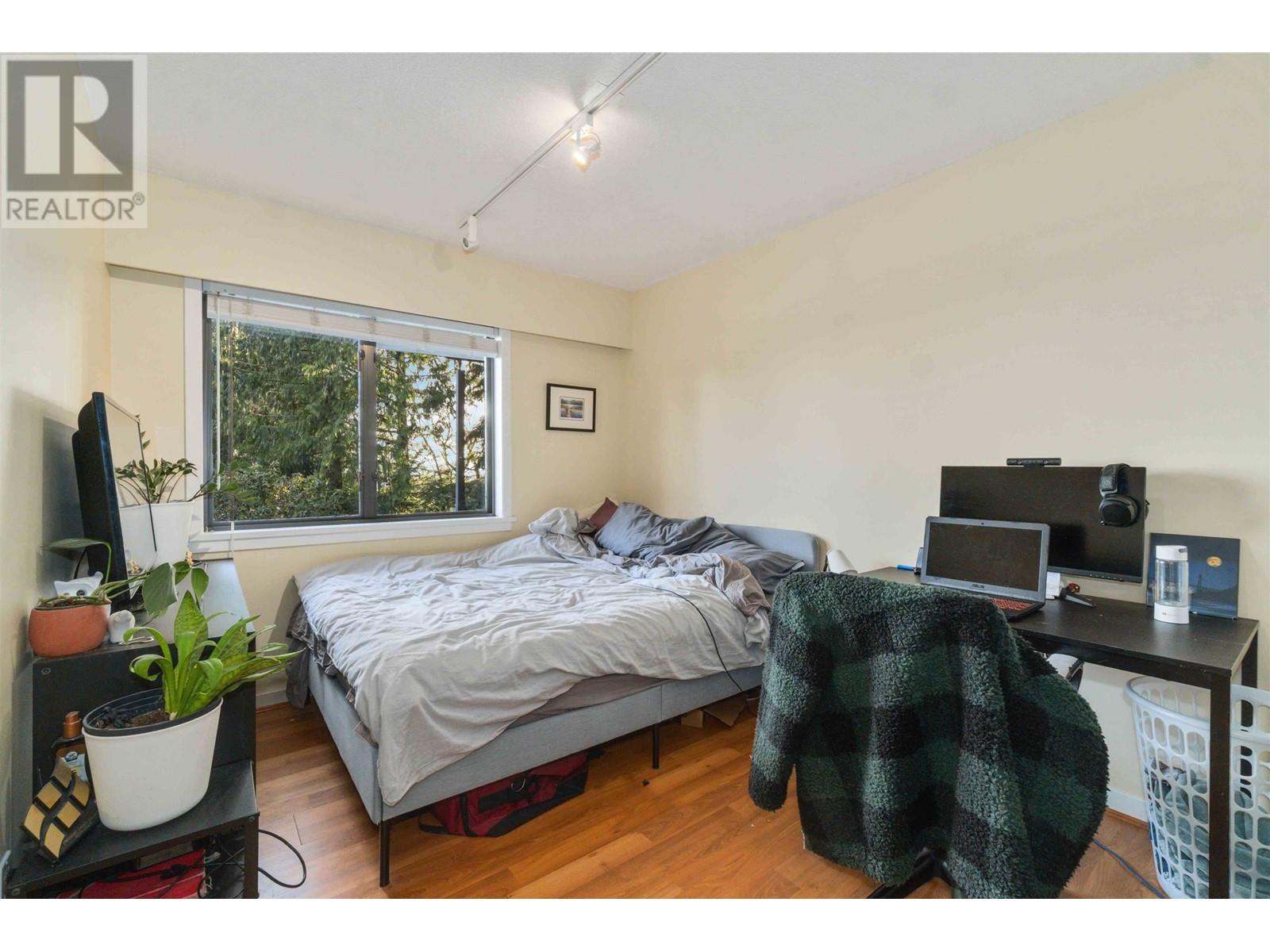 5189 MADEIRA COURT, North Vancouver