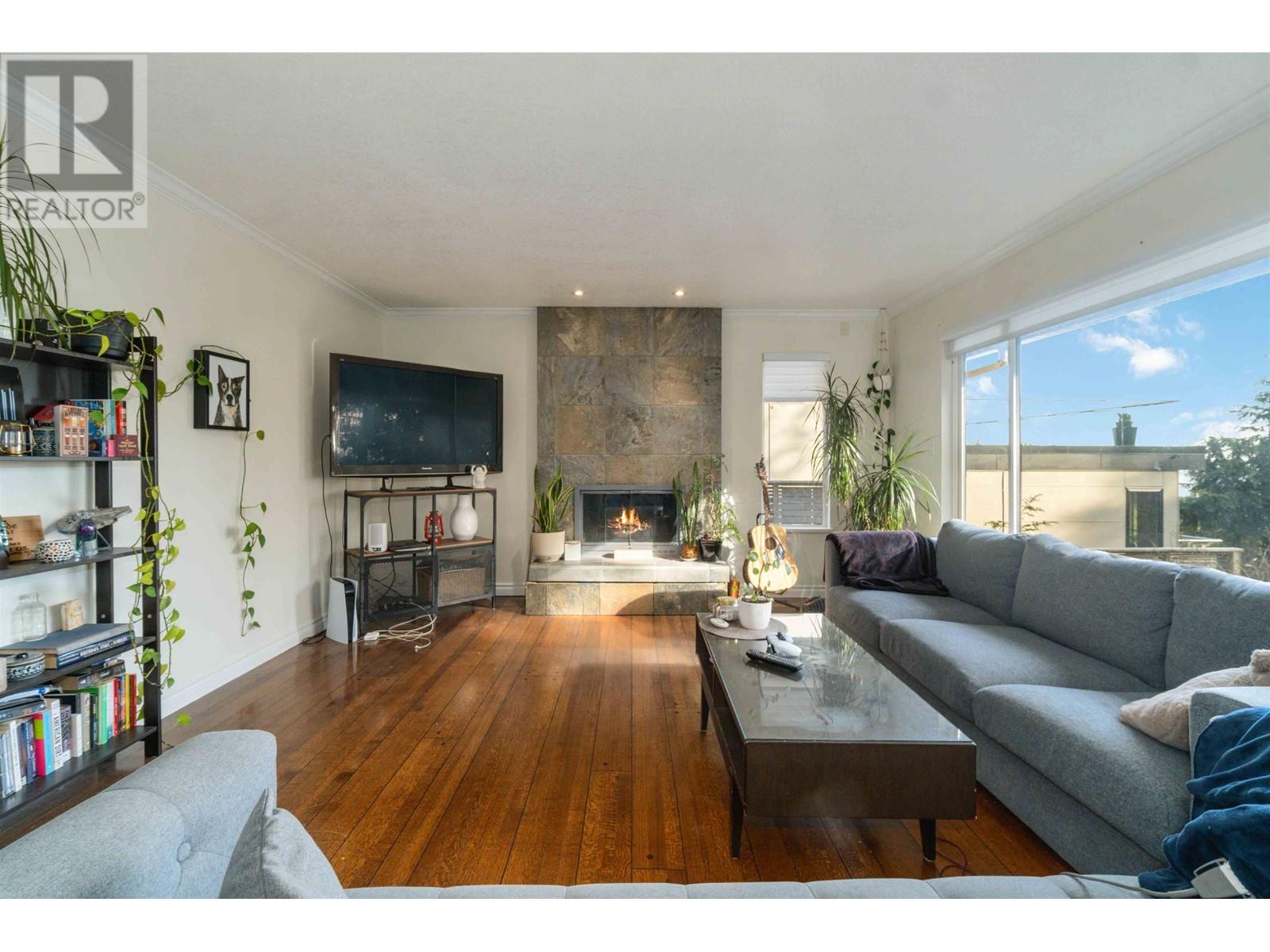 5189 MADEIRA COURT, North Vancouver