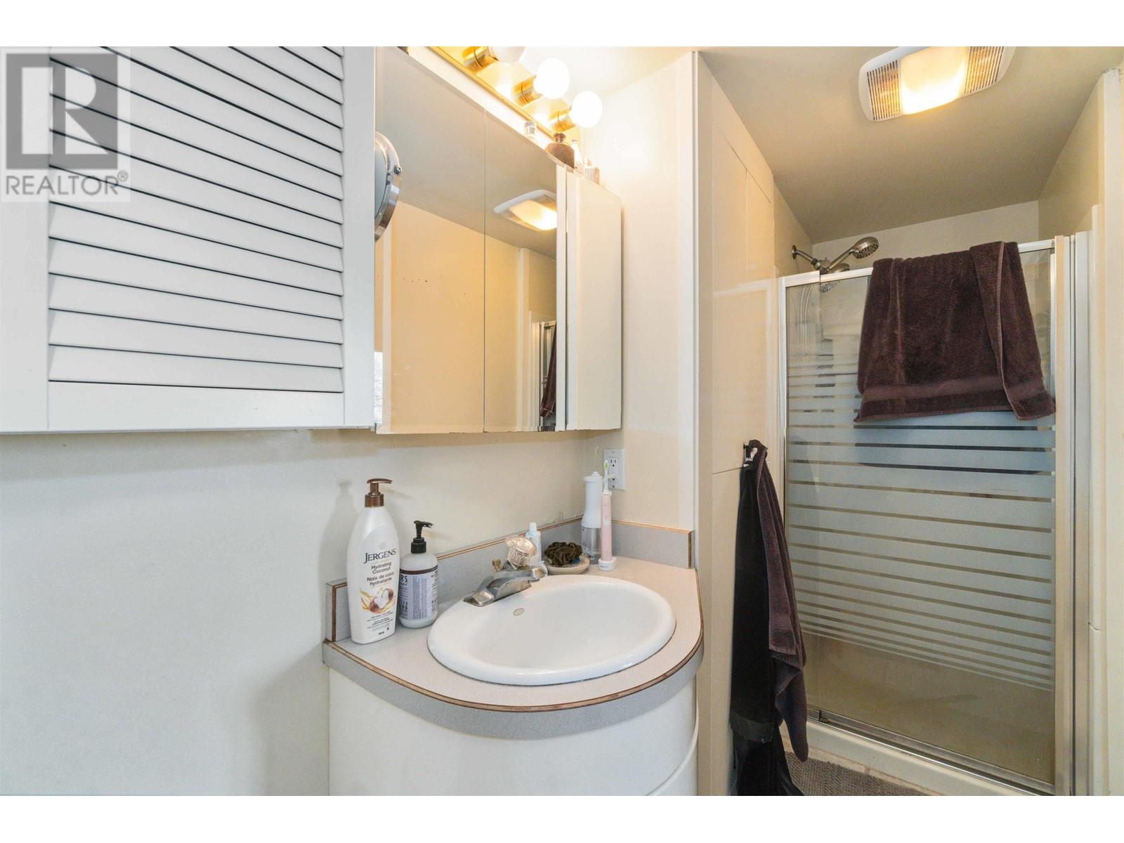 5189 MADEIRA COURT, North Vancouver