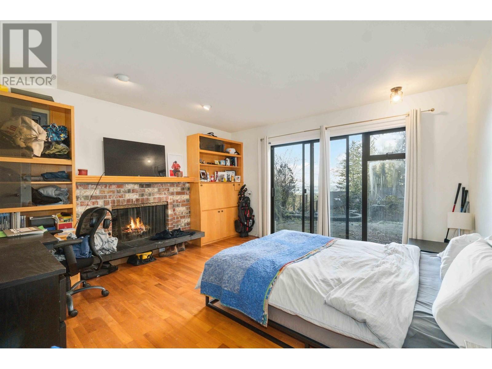 5189 MADEIRA COURT, North Vancouver