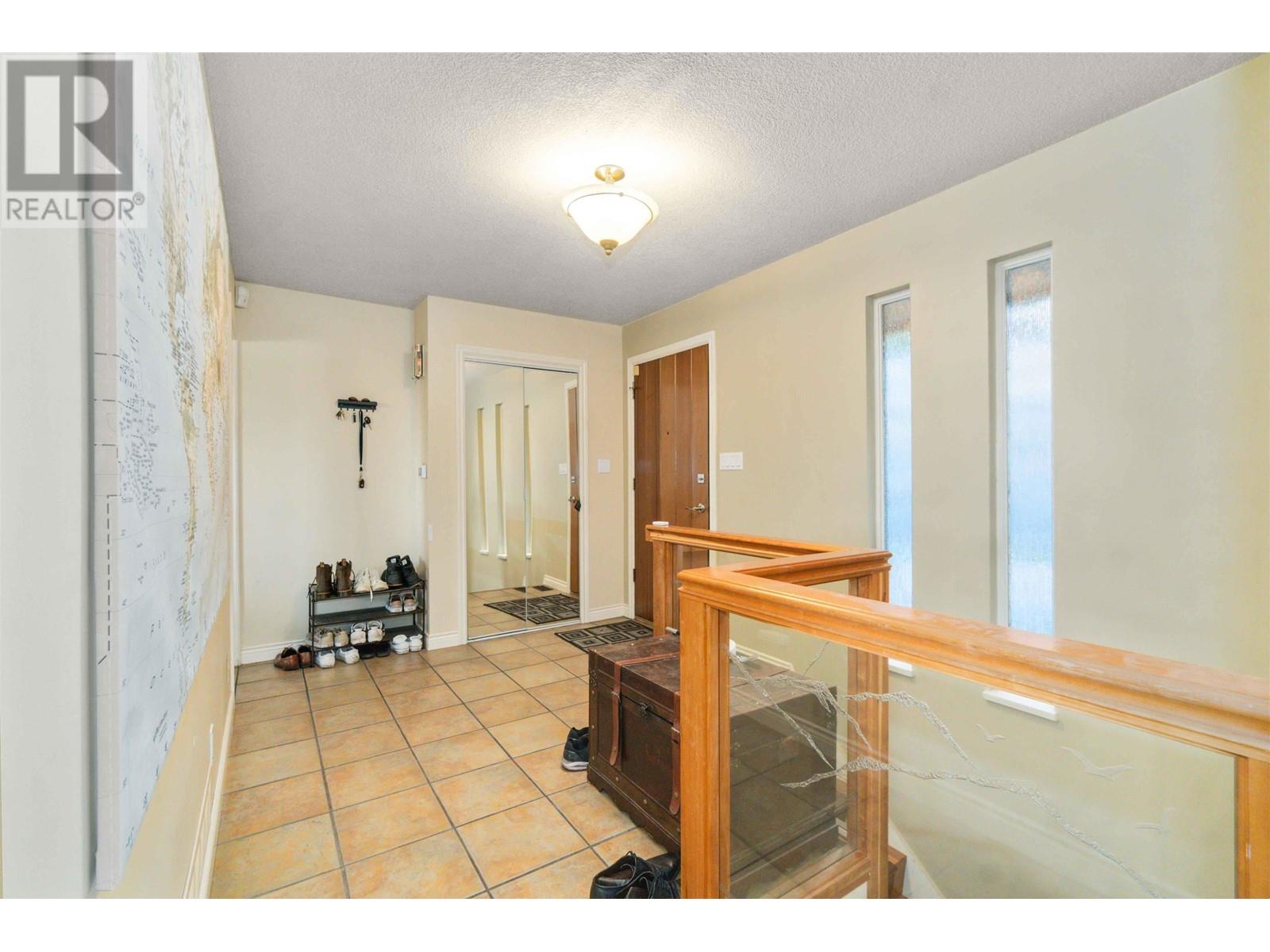 5189 MADEIRA COURT, North Vancouver